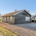 Sada - 30m From The Sea By Interhome